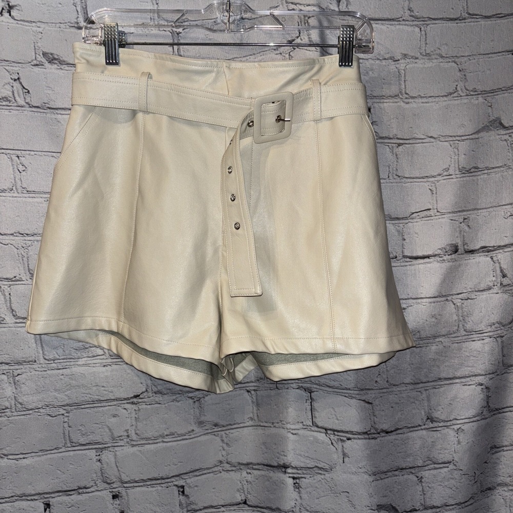 Altar'd State Ivory Scarlette Shorts With Belt Size Large Faux Leather Boho